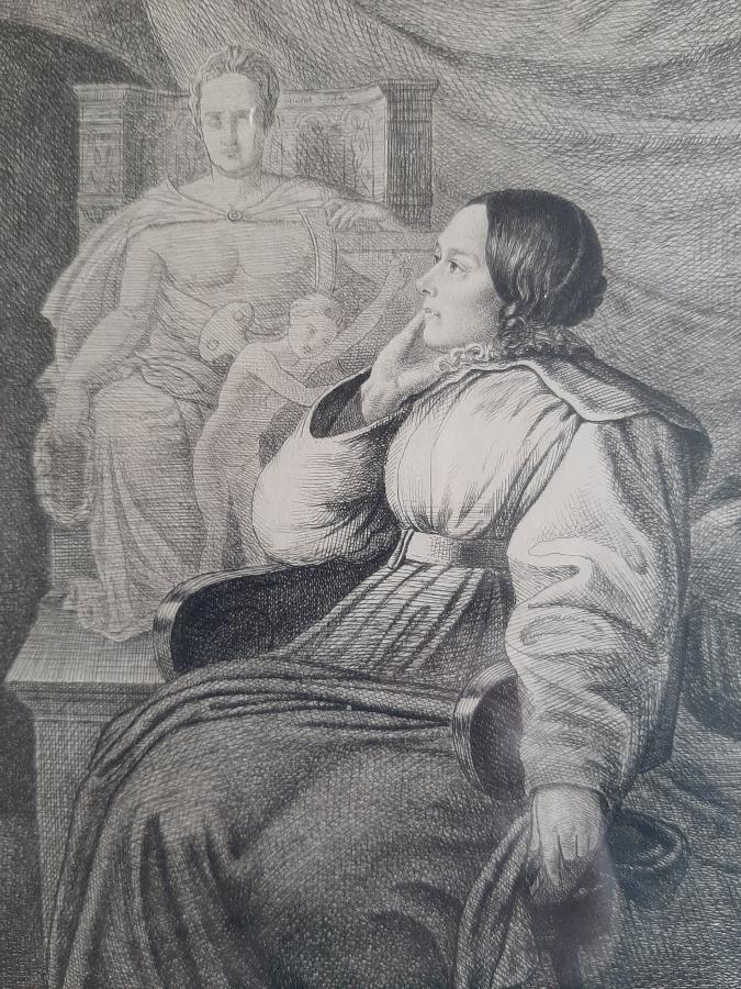 Bettine vor Goethedenkmal