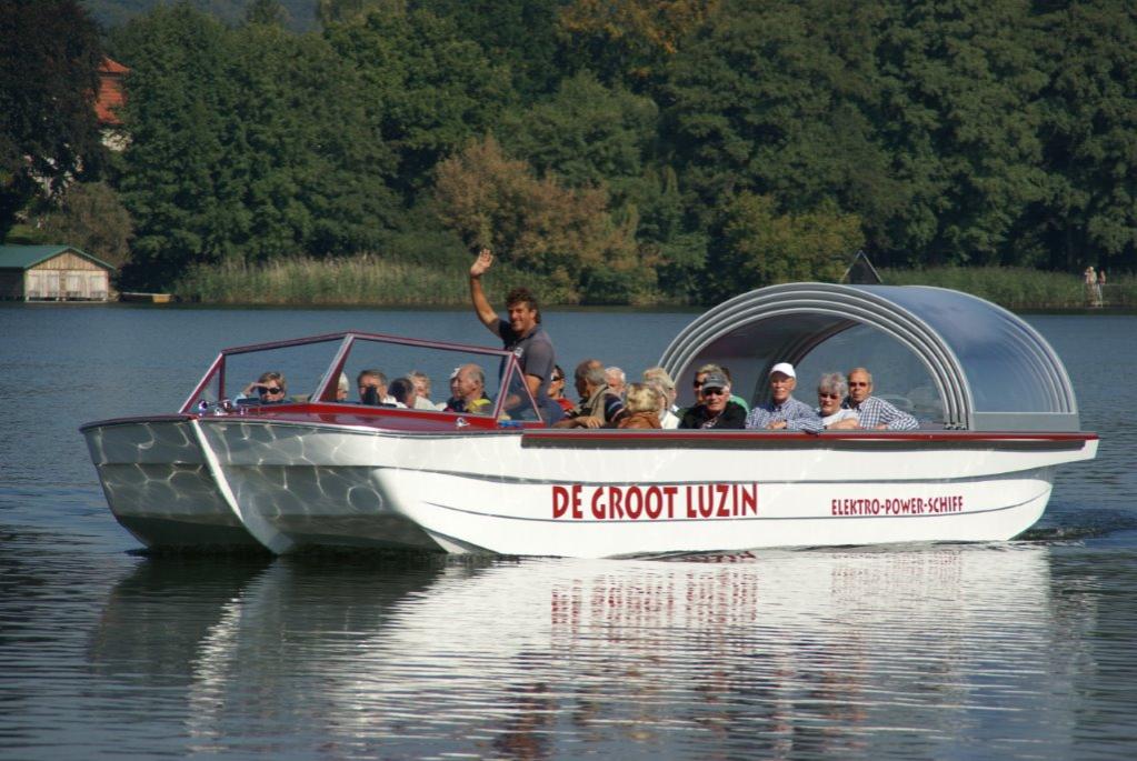 Elektroschifffahrt auf den Feldberger Seen