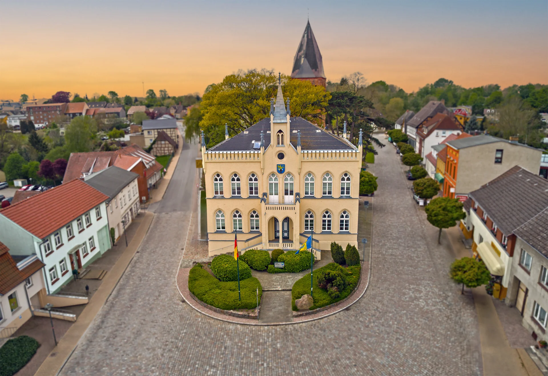 Luftansicht - Rathaus & Marktplatz Stadt Marlow