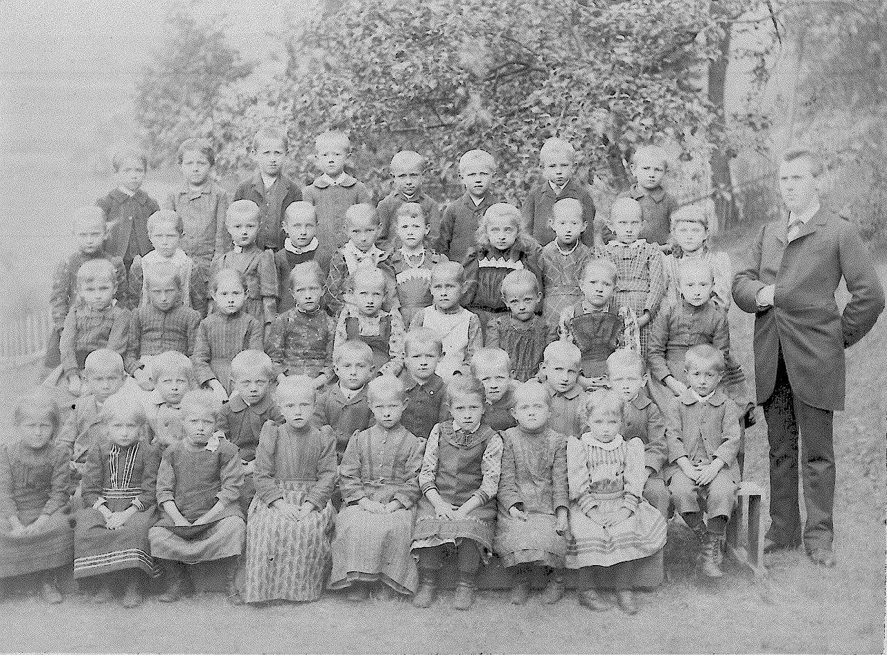 Schulklasse Eisfeld um 1900
