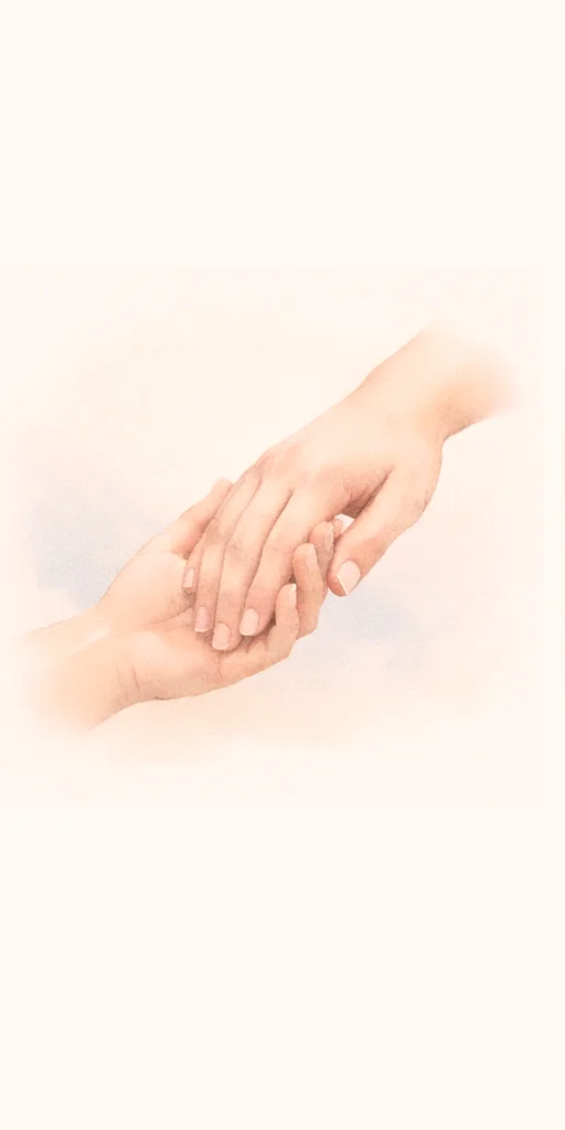 Bild zum Bereich MutErleben | Eine Hand hält behutsam die Hand einer anderen Person.