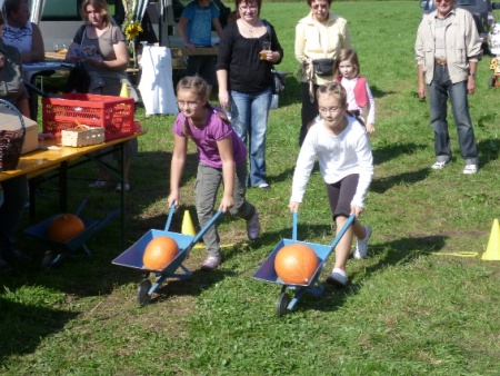 Erntedankfest Festwiese Wettbewerbe Grundschule