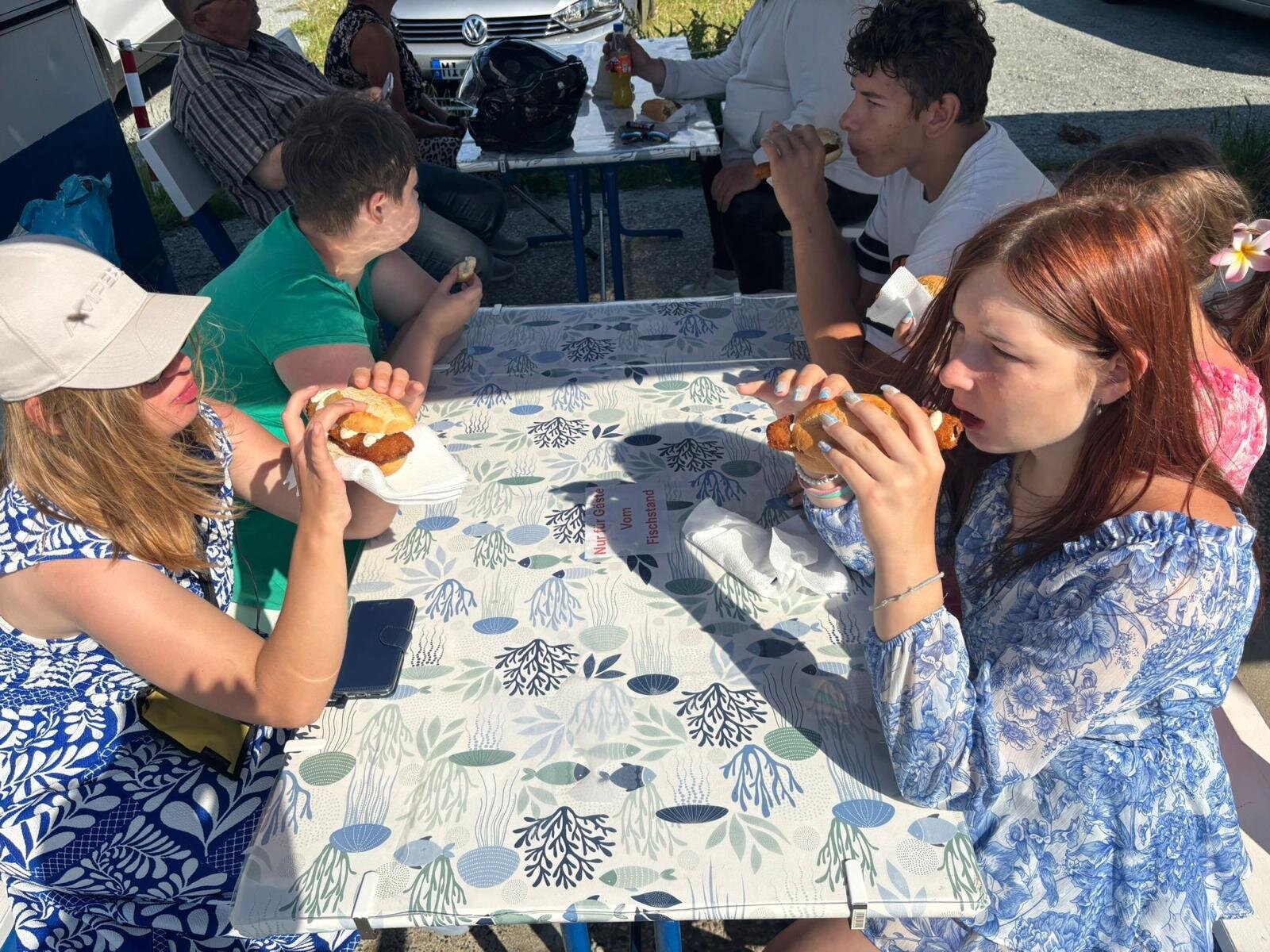 Ein leckeres Fischbrötchen durfte nicht fehlen.