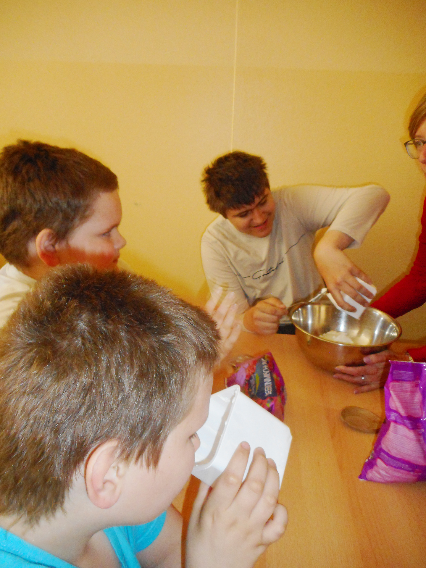 Vorbereitungen zur Milchparty