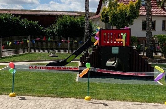 Feierliche Eröffnung des Kletterbergs im Förderzentrum Bruchstedt