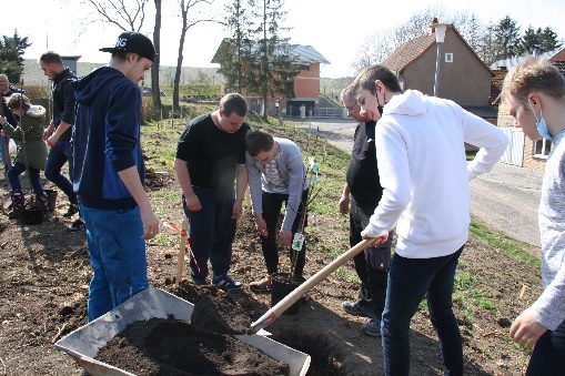 Projektabschluss Baumpflanzaktion