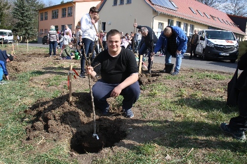 Projektabschluss Baumpflanzaktion