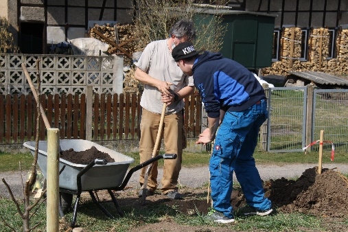Projektabschluss Baumpflanzaktion