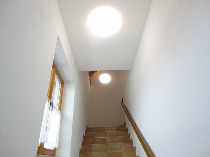Neue Beleuchtung im Treppenhaus