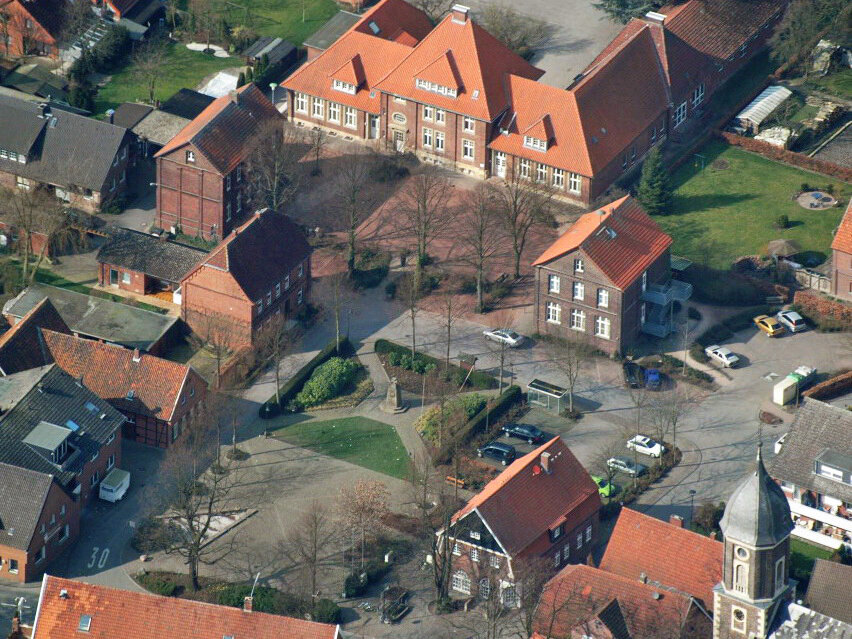 Luftbild Dorfplatz 2007, Quelle: Dr. Axel Sievers