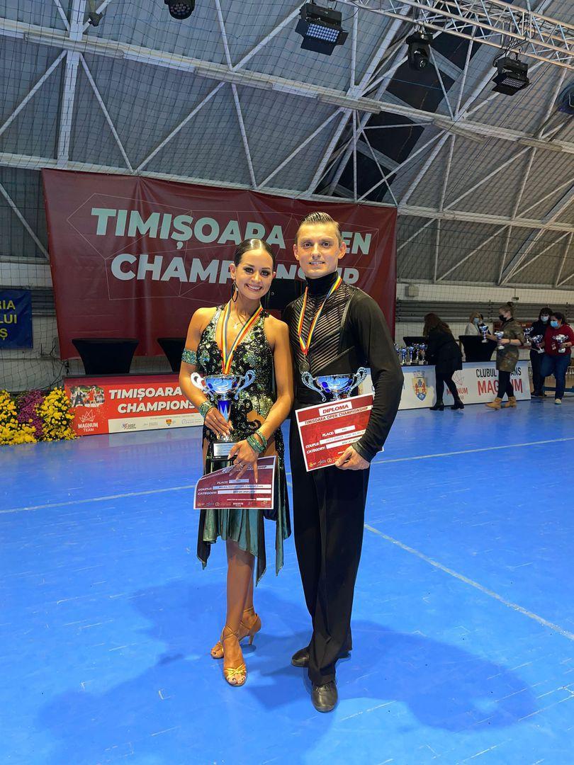 Zsolt Sandor Cseke nahm mit seiner Partnerin Malika Dzumaev an diesem Turnier teil und erreichten Platz 2