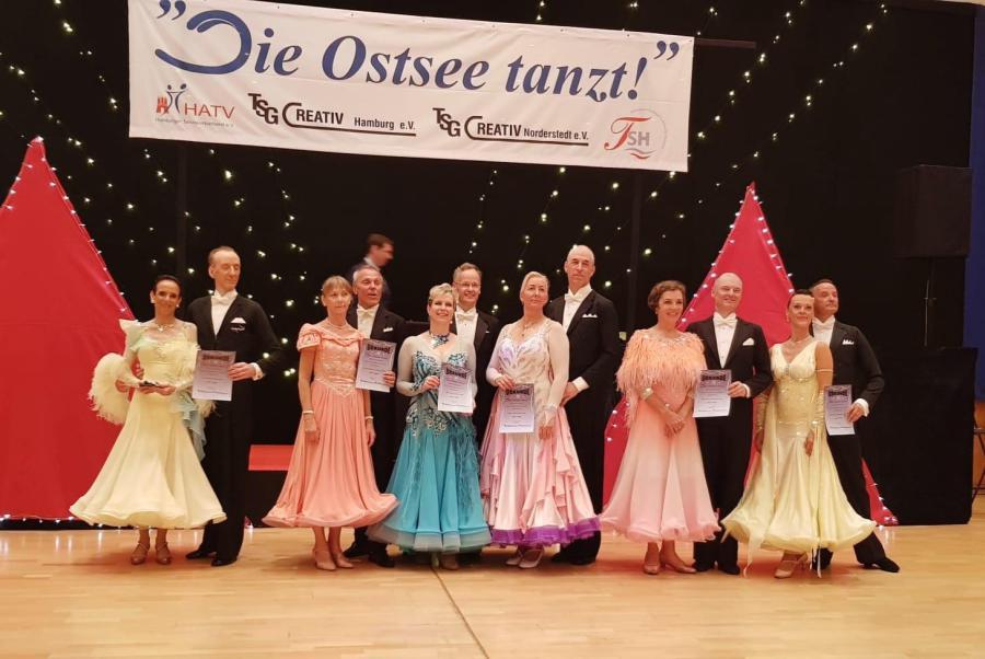 Roland und Ulrike Wenz    erfolgreich bei der Turnierserie "Die Ostsee tanzt" in Holm in der Klasse SEN III A Standard.