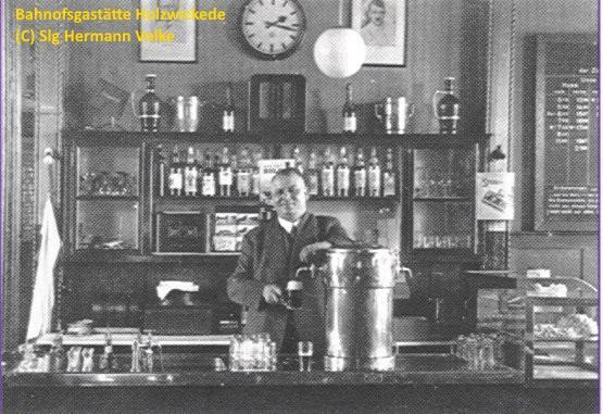 Der legendäre Bahnhofswirt Albert Nolden an seinem Arbeitsplatz.  Weitere Wirte waren Kamm, Josef Jupp Weber, Toni Grundmann, Elisabeth Böhm, Marlies und Werner Ebel und Resi und Jürgen Fromm