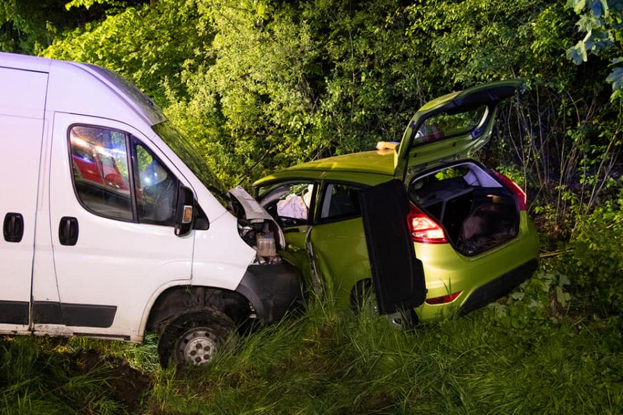 Verkehrsunfall mit eingeklemmter Person, B85 Höhe Dinos 15.05.2019