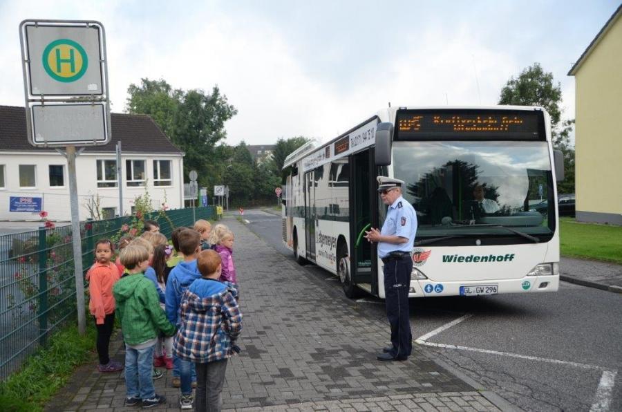1b bus 2