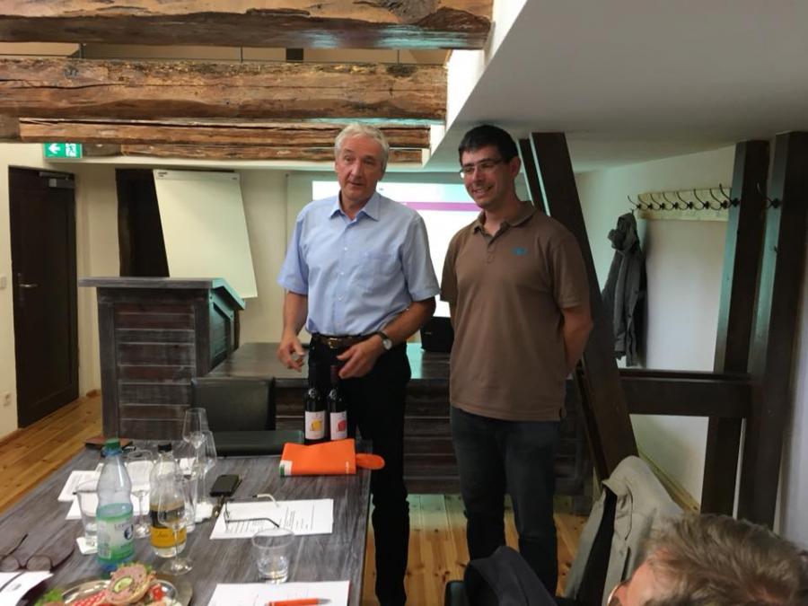Mario Weber (r.) und Hans-Joachim Kupz (l.) Mario Weber (r.) und Hans-Joachim Kupz (l.)