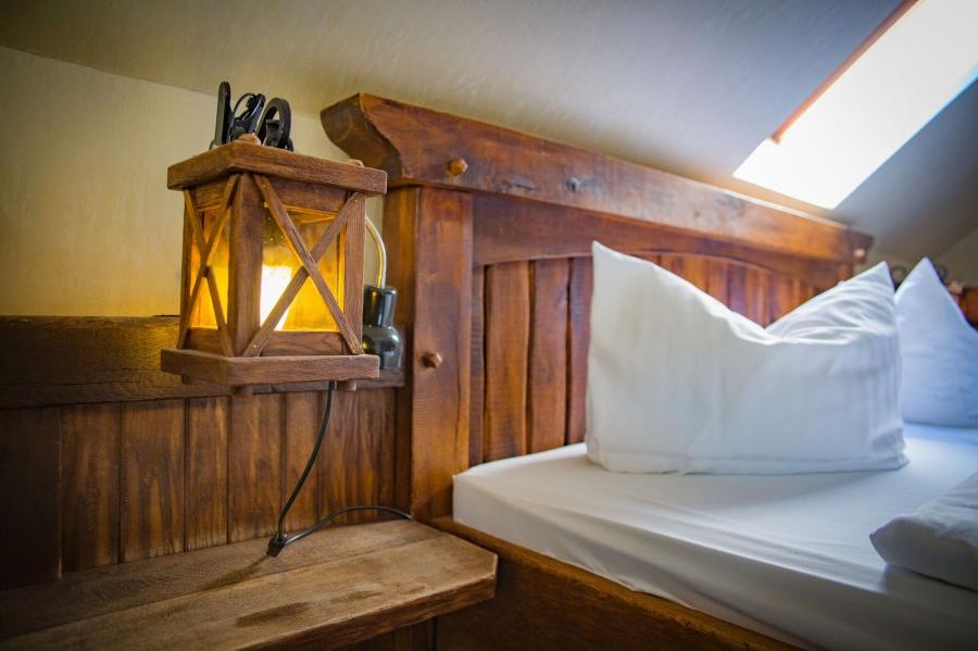 Zimmer 12 Bett