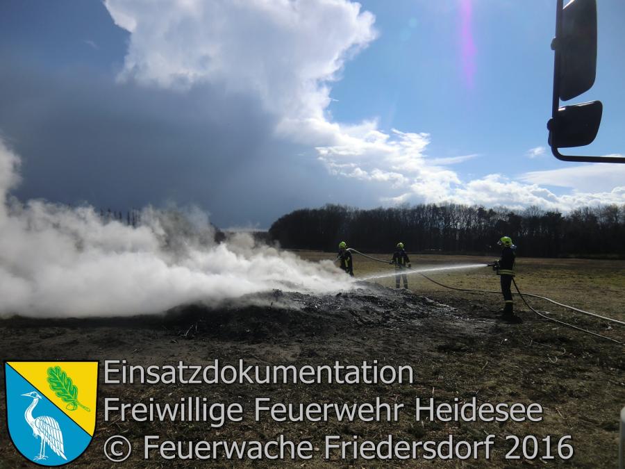 Einsatz 16/2016 | Restablöschung Osterfeuer | Bindow Grüne Trift 29.03.2016