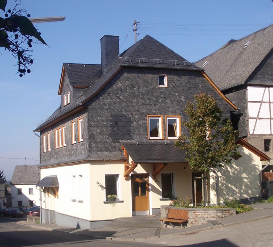 Gemeindehaus Schnorbach nach der Renovierung 2004