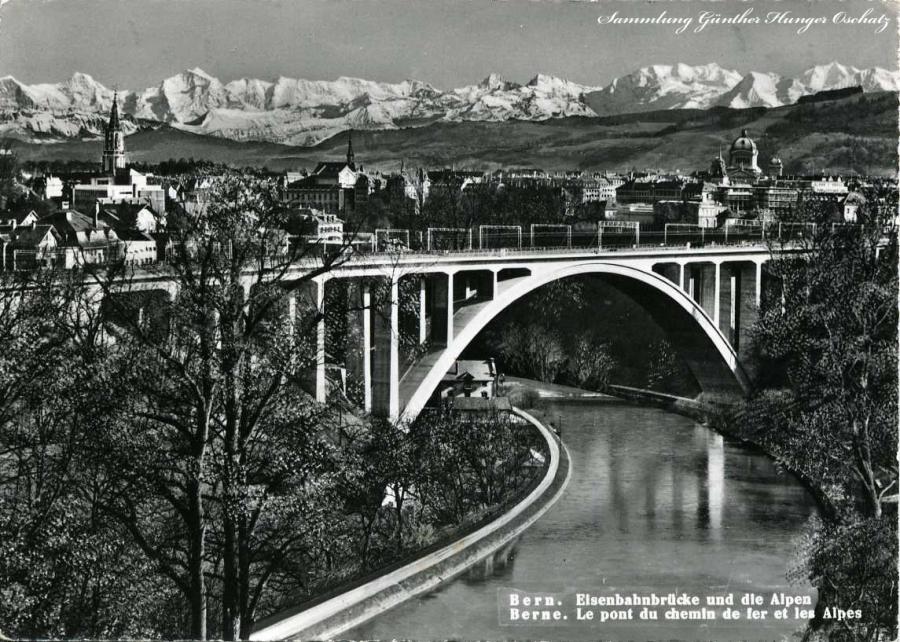 Bern Eisenbahnbrücke und die Alpen