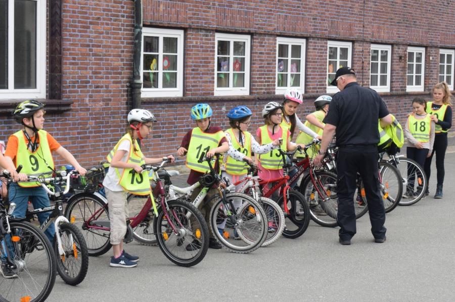 Radfahrprüfung 4a Radfahrprüfung 4a