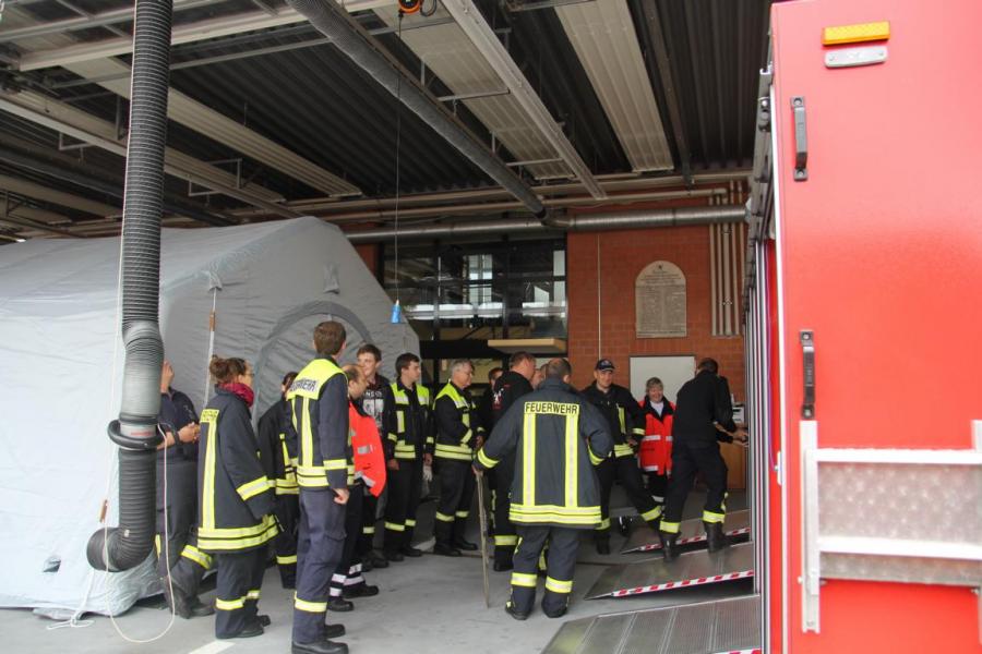 Freiwillige Feuerwehr Amt Friesack - Ausbildung: Behandlungsplatz 25 