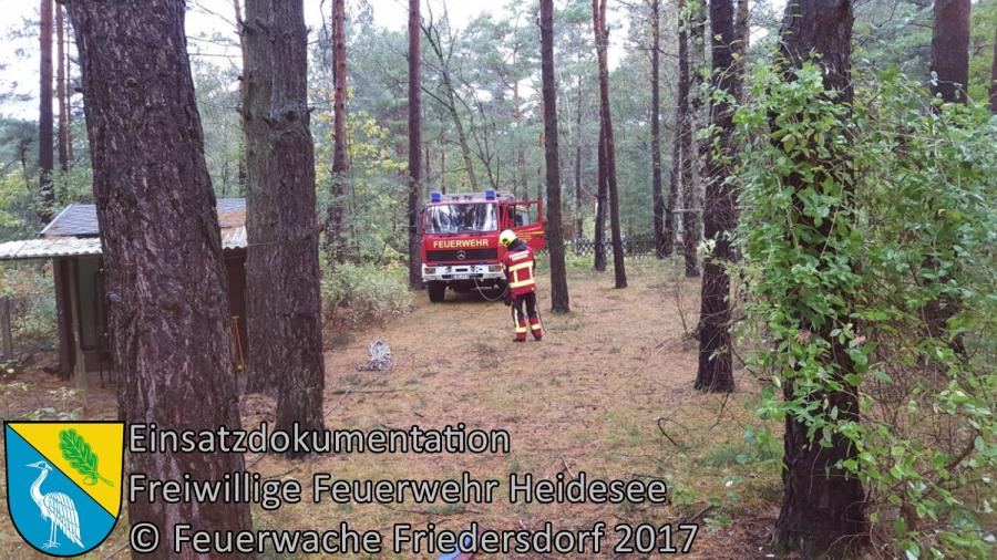 Einsatz 301/2017 | Baum droht auf Bungalow zu stürzen | Prieros Wilhelmkorso | 08.10.2017