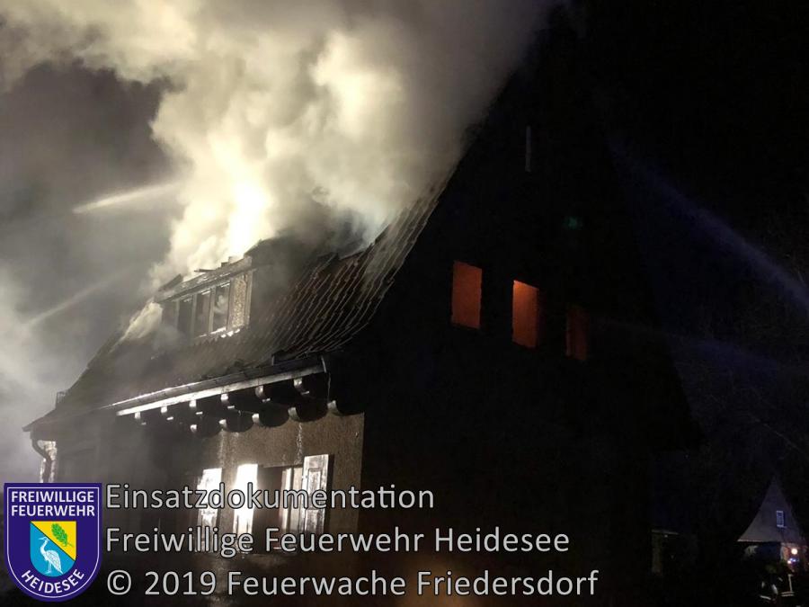 Einsatz 1/2019 | Einfamilienhaus in Vollbrand | Kummersdorf (LOS) Schauener Straße | 01.01.2019