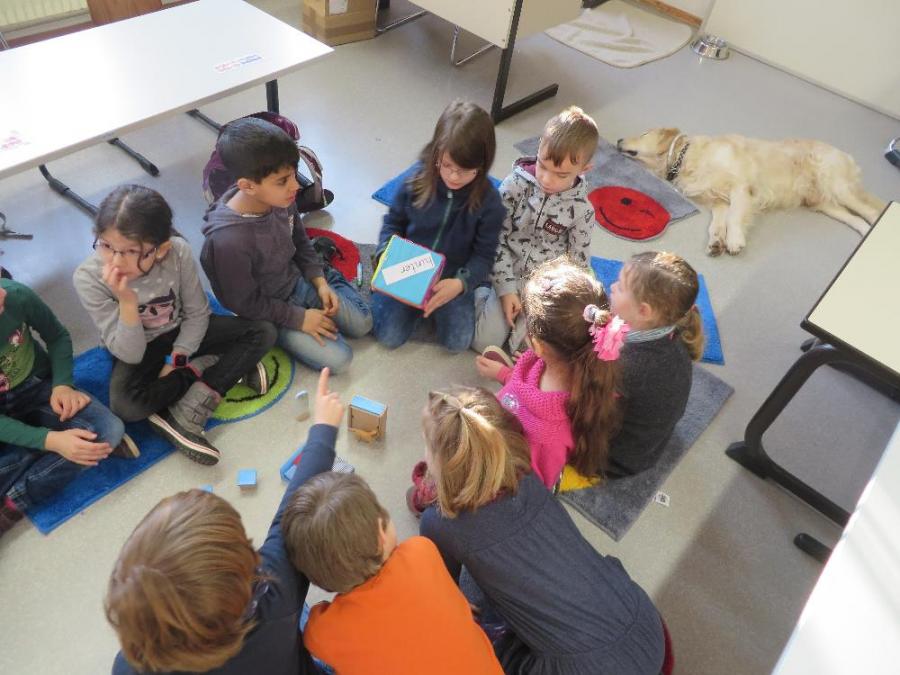 Grundschule Gemünden - Ole im Schlafzimmer Grundschule Gemünden - Ole im Schlafzimmer