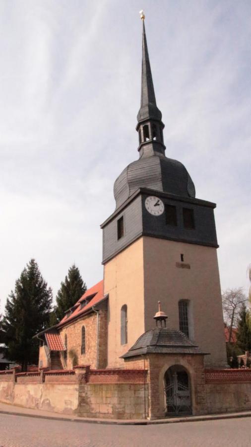 Kirche "St. Ambrosius" Kirche "St. Ambrosius"