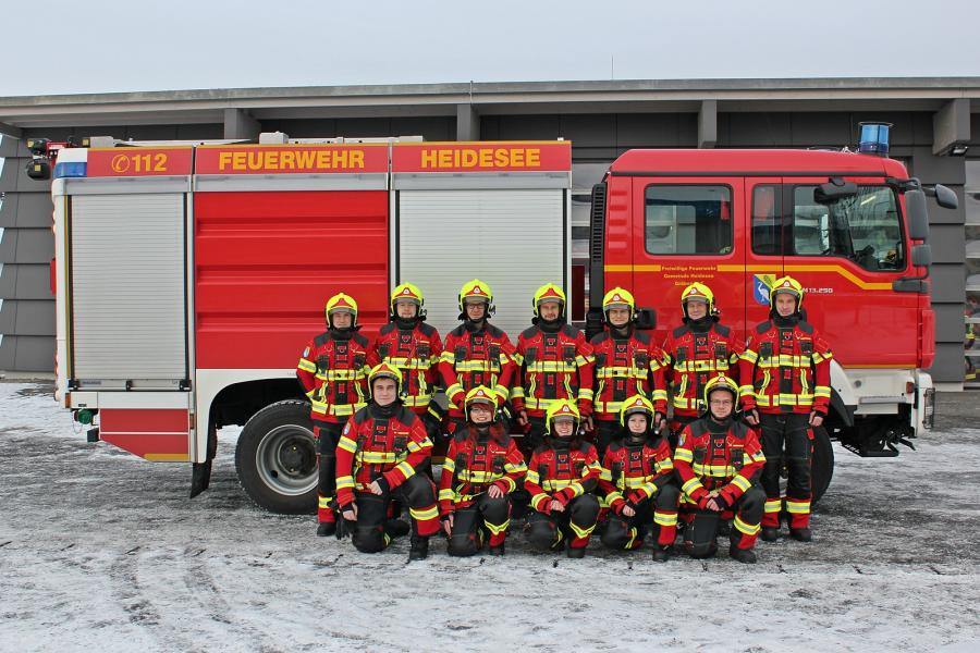 Die Löschgruppe Gräbendorf bei der Ausgabe der neuen DEVA Einsatzbekleidung am 07.01.2017