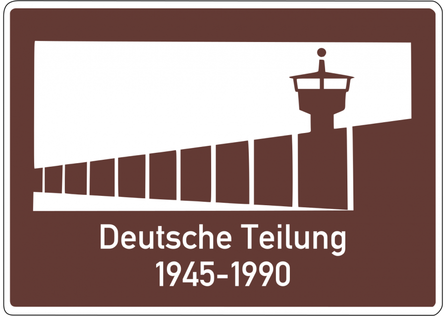Das touristische Hinweisschild zur Deutschen Teilung 1945 - 1990