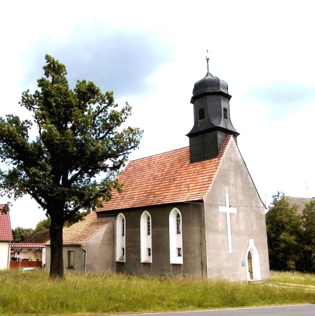 Kirche Dübrichen.JPG