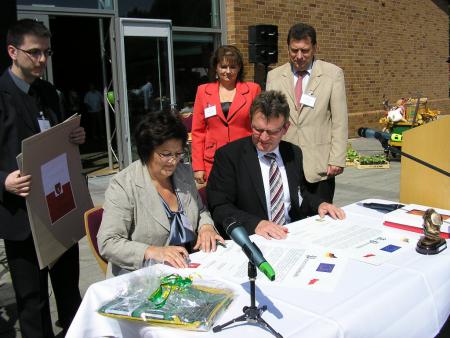 Unterzeichnung Partnerschaftsurkunde am 17.05.2009