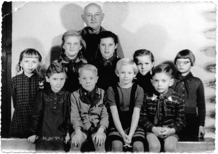 Schulklasse mit Lehrer Friedrich Prestin, um 1960