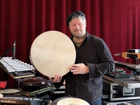 Matthias Peter – Percussion und Electronics