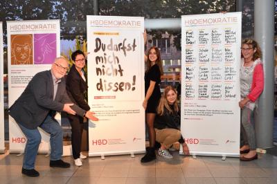 Foto Stadt Kaarst | Perleberger Delegation nahm 2019 an der Ausstellungseröffnung HS Demokratie von Hochschule Düsseldorf in Kaarst teil. (Bild vergrößern)