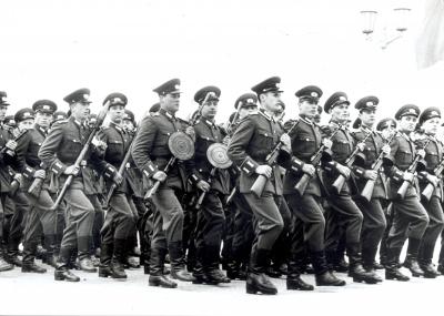 Parade der Nationalen Volksarmee (Bild vergrößern)