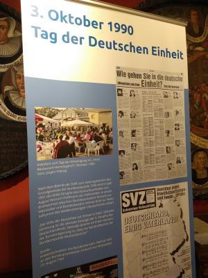 Foto: Stadt Perleberg | Roll-UP Ausstellung "Der Weg zur Deutschen Einheit" noch bis 13. November im Museum zusehen.