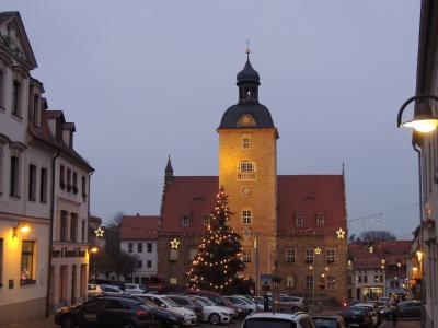Querfurter Altstadt mit weihnachtlicher Beleuchtung
