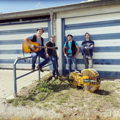 Veranstaltung: Kulturverein Schottersmühle e.V. - LaBoum - Open-Air im Mühlenhof Sa 05. 07. 2025